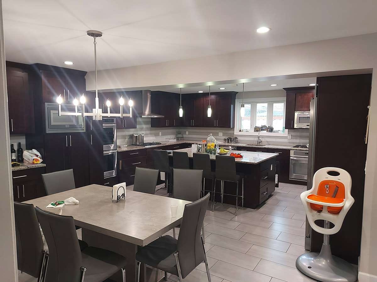 Difference Between Cabinet Painting and Refinishing
